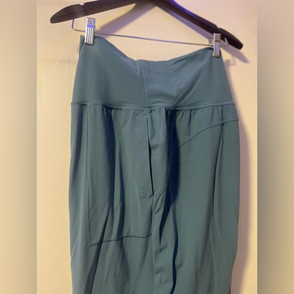 Athleta salutation joggers in powervita - Picture 6 of 7